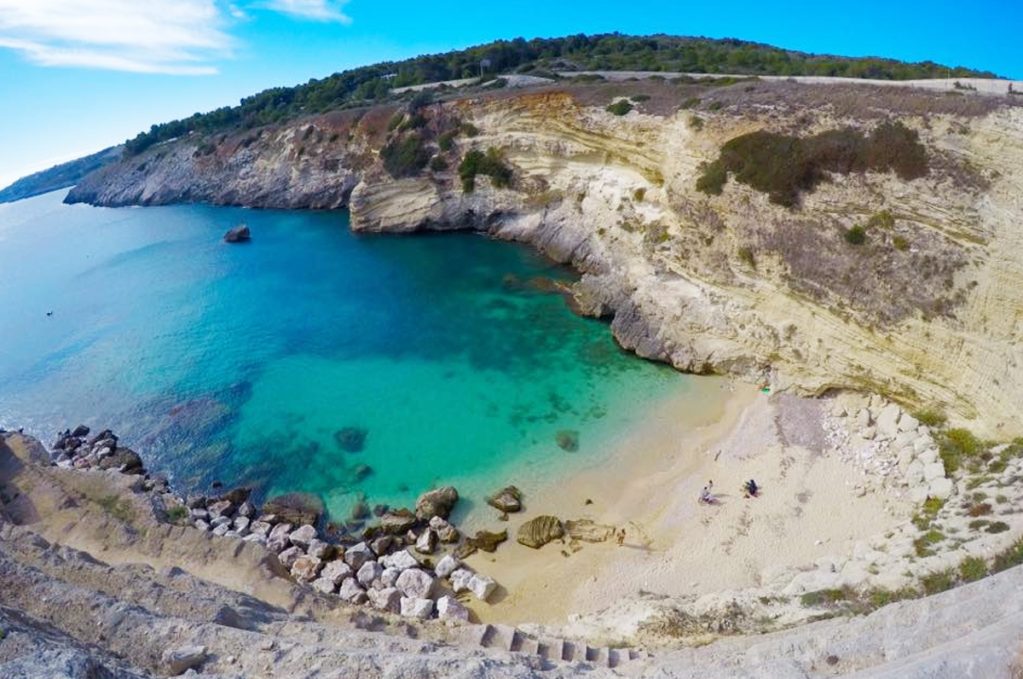 Baia di Porto Miggiano, spiaggia del Salento (leuca), scogli