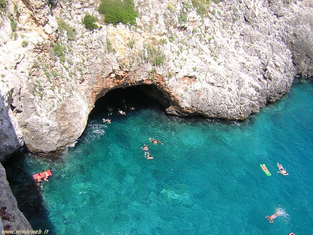Ciolo, spiaggia del Salento (leuca), scogli