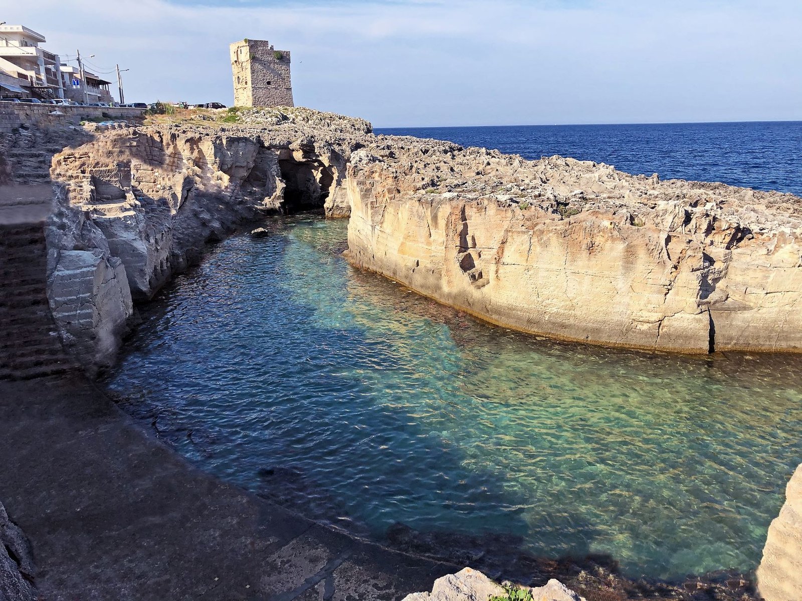 Marina Serra, spiaggia del Salento (leuca), scogli