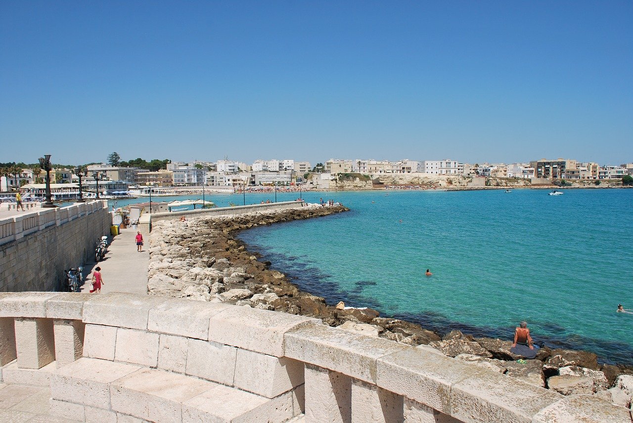 Spiaggia Gradoni Otranto, spiaggia del Salento (adriatica), scogli