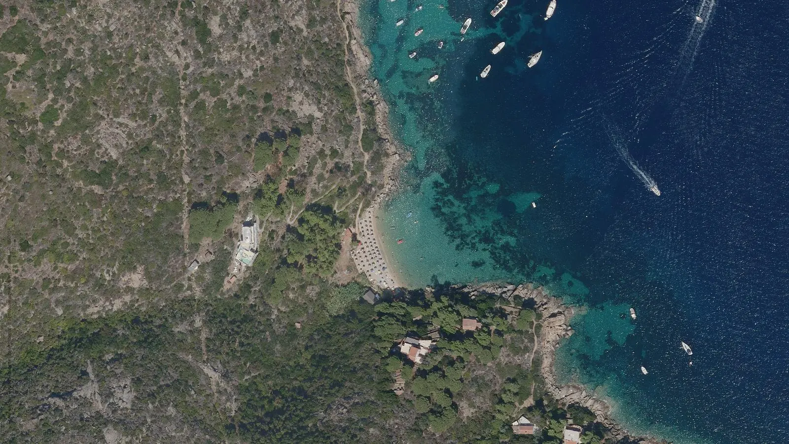 Vista aerea di Cala delle Caldane