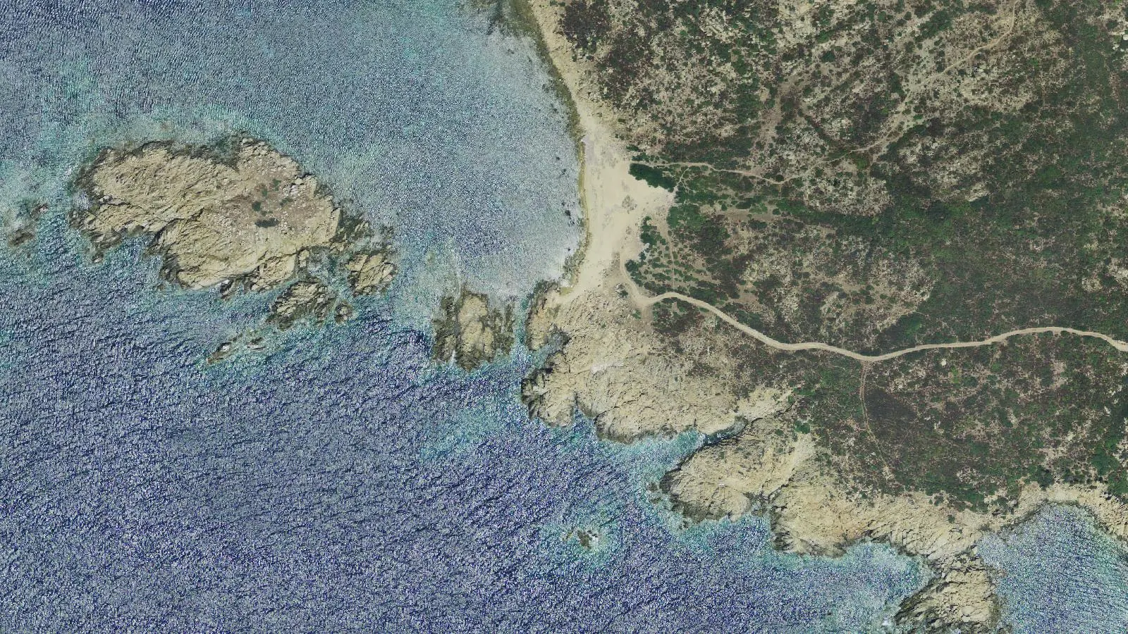Vista aerea di Cala Ferraglione