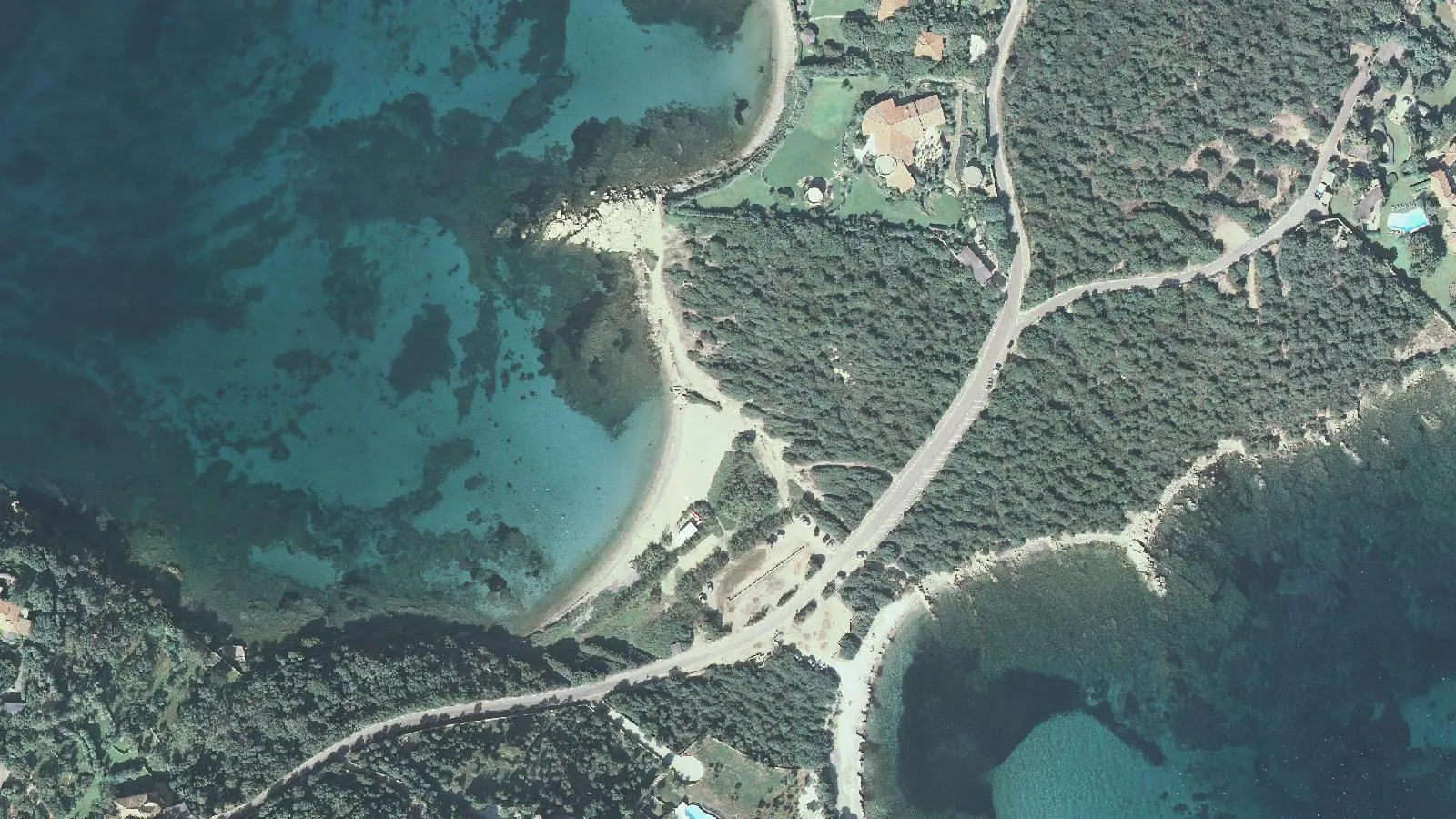 Vue aérienne de Spiaggia dei Sassi