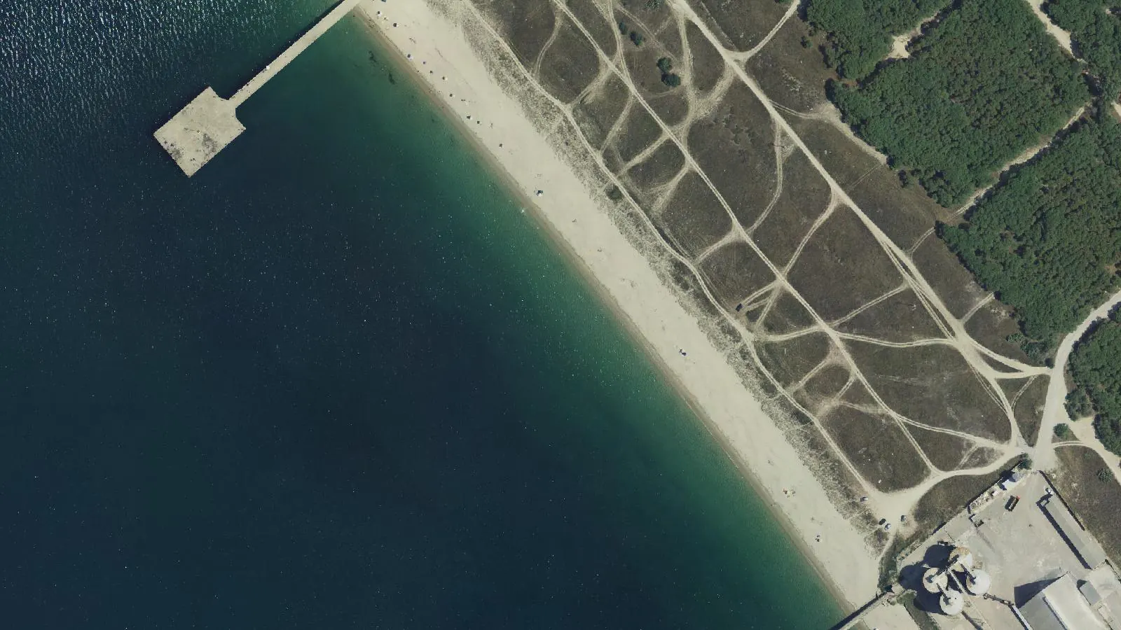 Vista aerea di Spiaggia del Pontile
