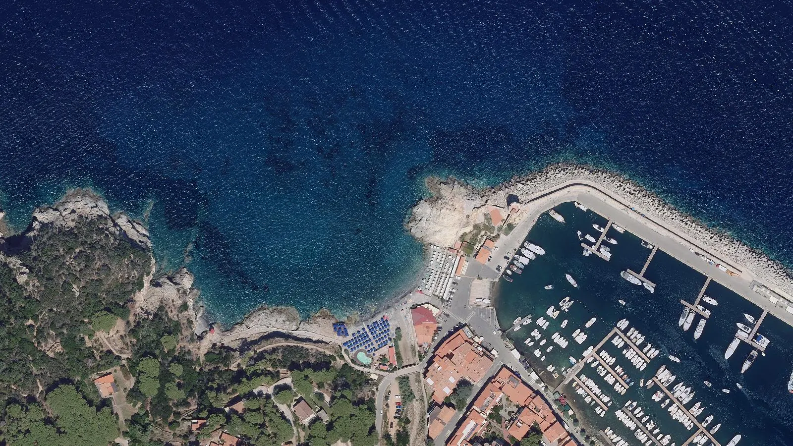 Luftbild von Spiaggia della Fenicia