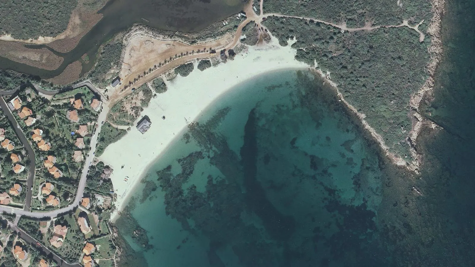 Luftbild von Spiaggia di Bados