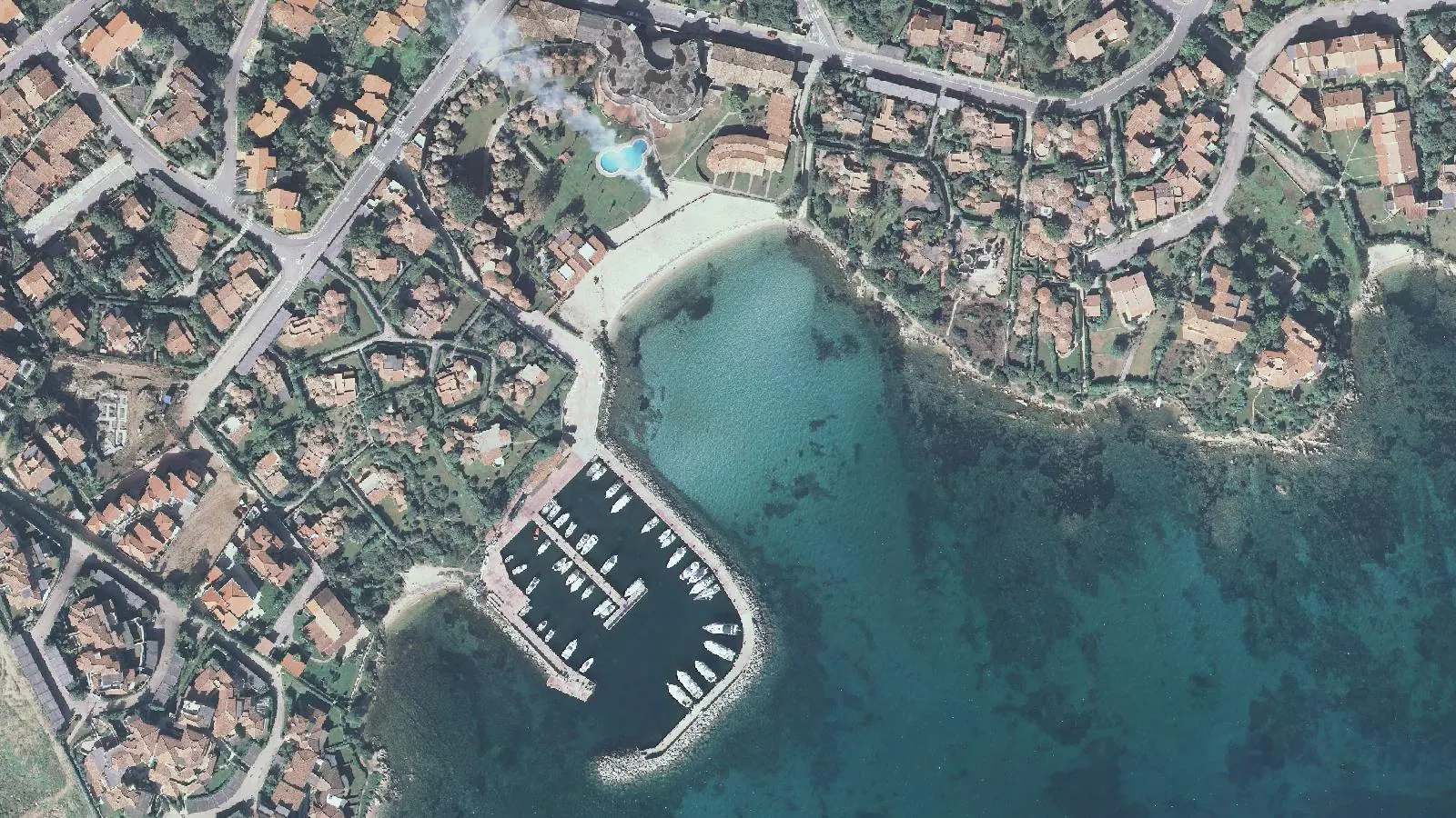 Luftbild von Spiaggia di Baia Caddinas
