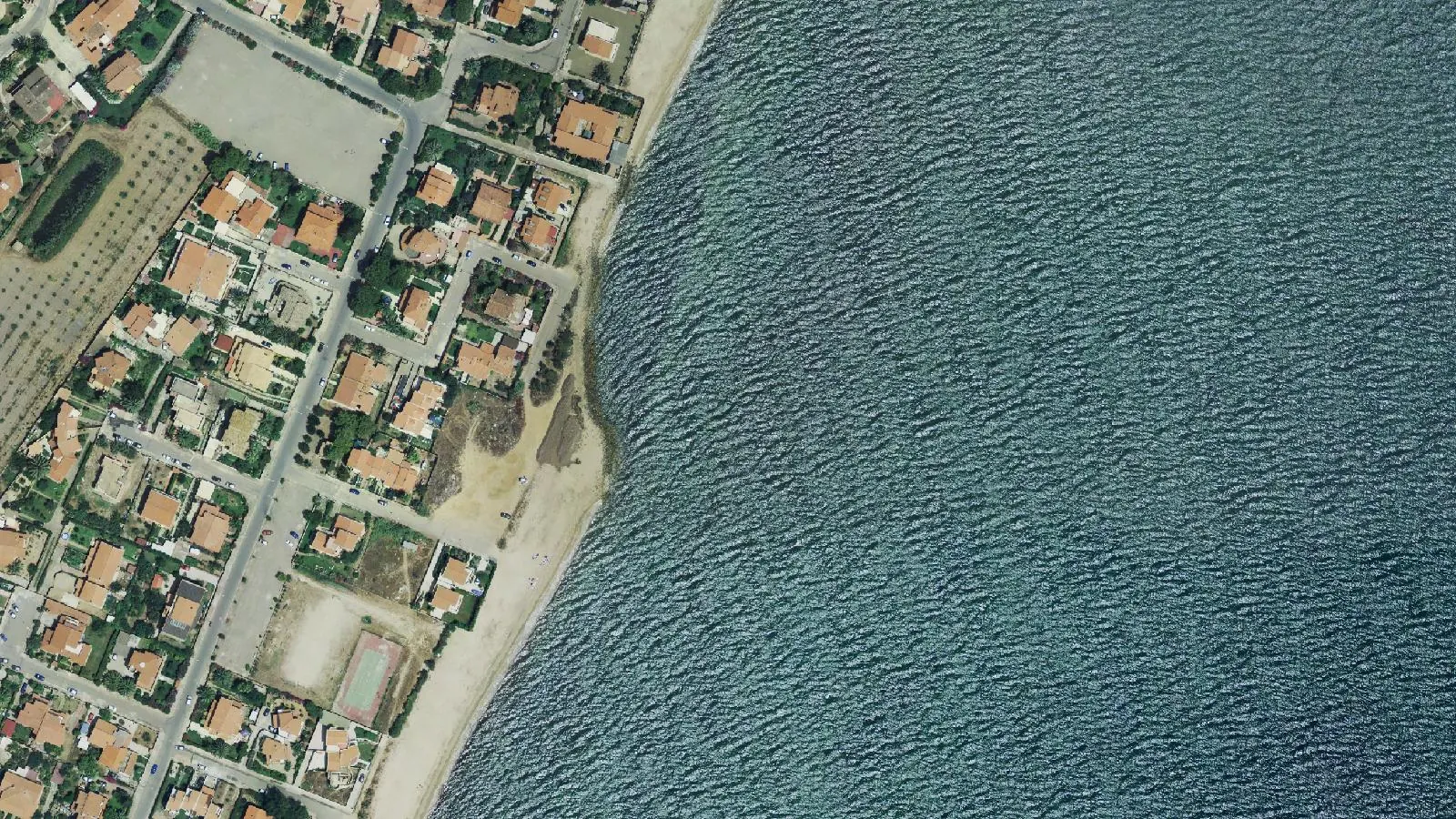 Vista aerea di Spiaggia di Frutti d'Oro