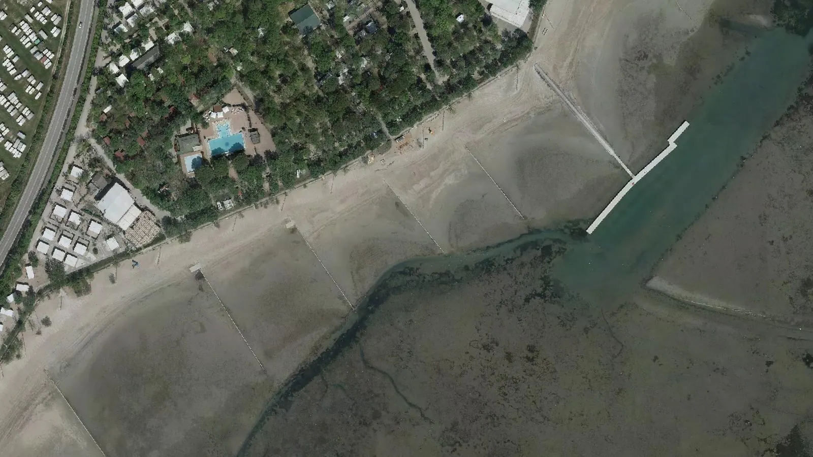 Vista aerea di Spiaggia di Tenuta Primero