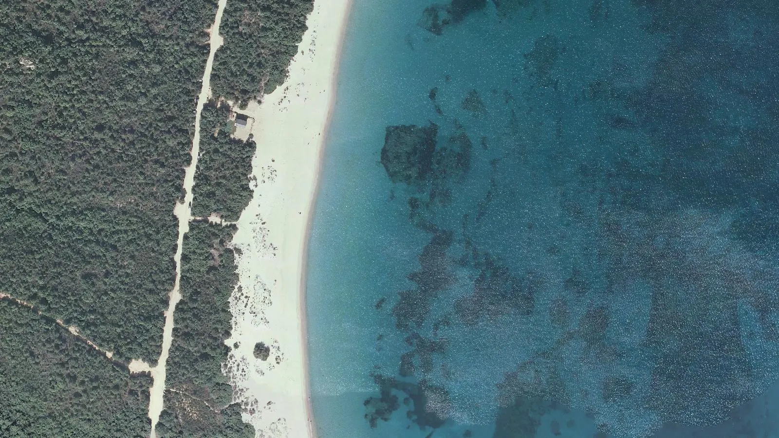Vue aérienne de Spiaggia Liscia Ruja