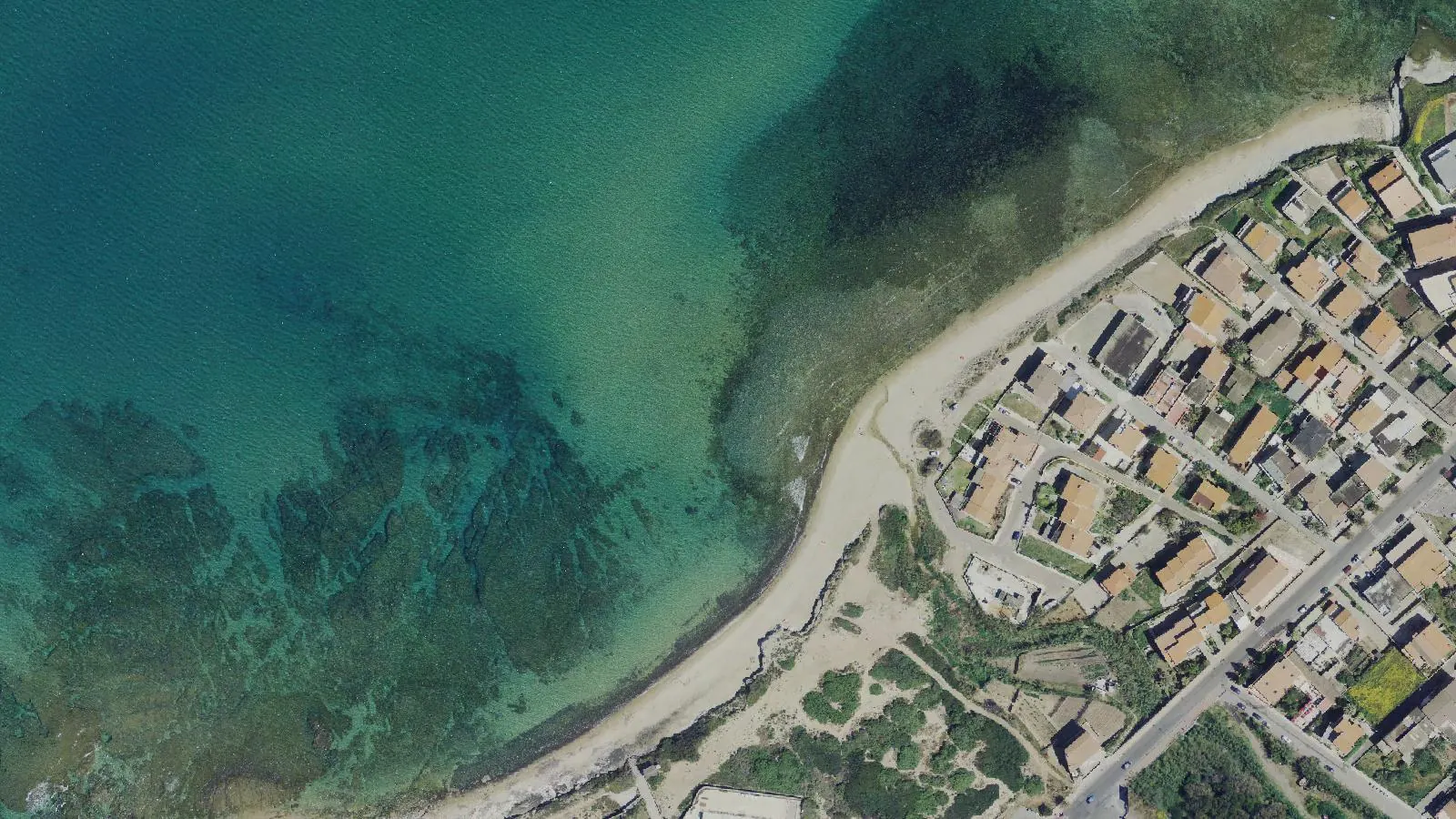 Luftbild von Spiaggia Lu Bagnu