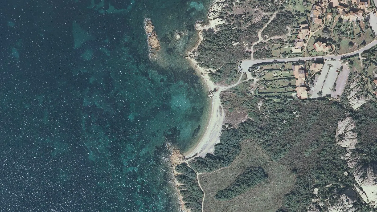 Vista aerea di Spiaggia Tre Monti