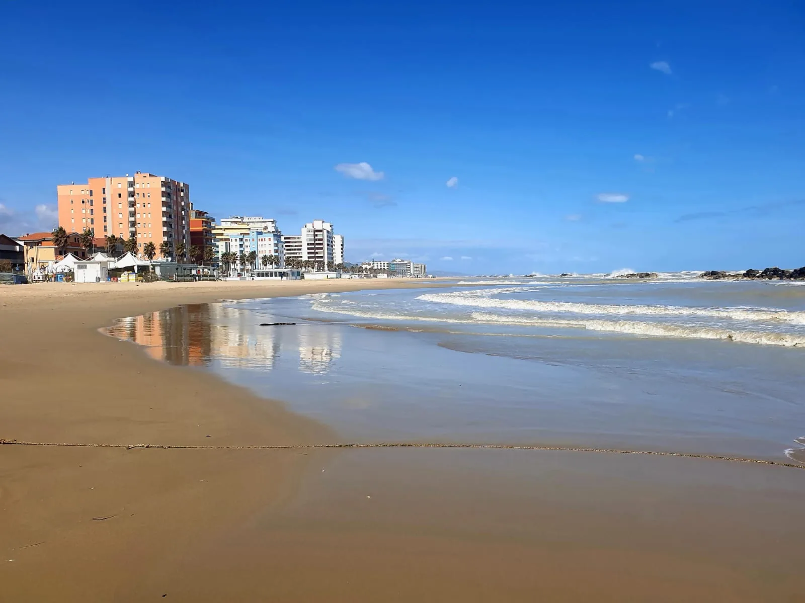 Spiaggia accessibile per disabili