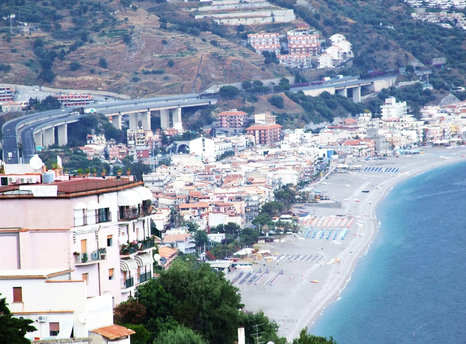 Strand von Letojanni