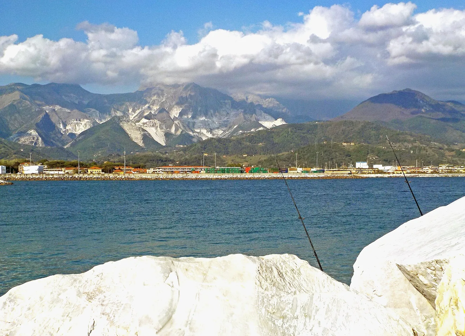 Marina di Carrara beach