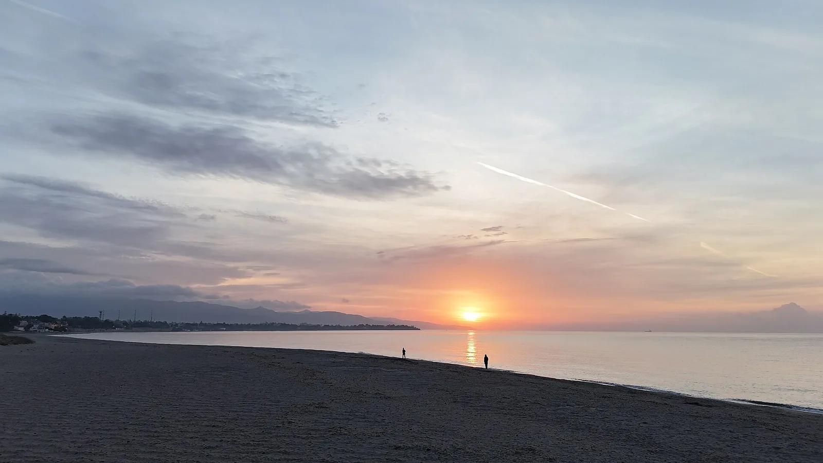 Mràxini Arrùbiu/Margine Rosso beach