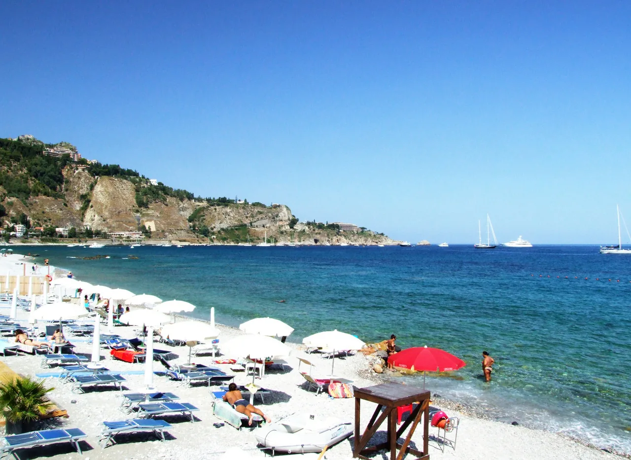 Villagonia beach