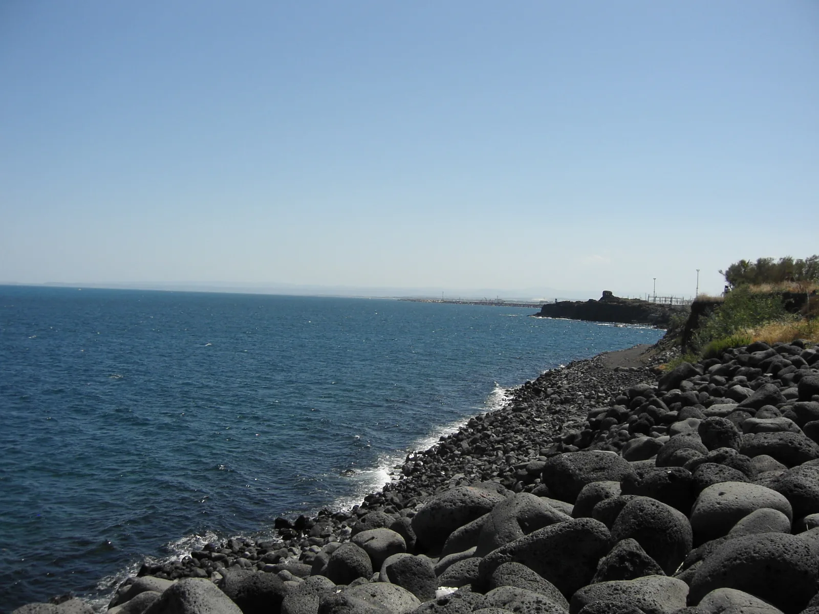 Spiaggia nera di San Giovanni Li Cuti